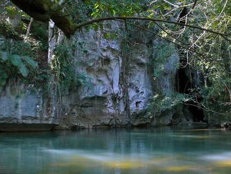 Barton Creek Cave Image