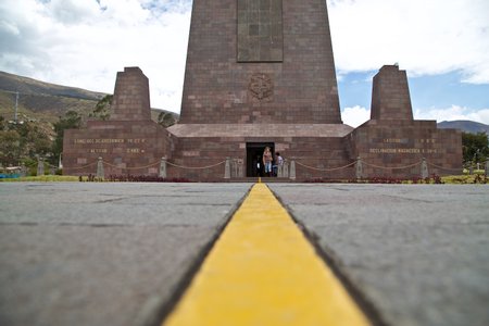 Mitad Del Mundo Image