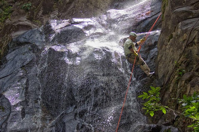 Bocawina Waterfall Rappelling Photo