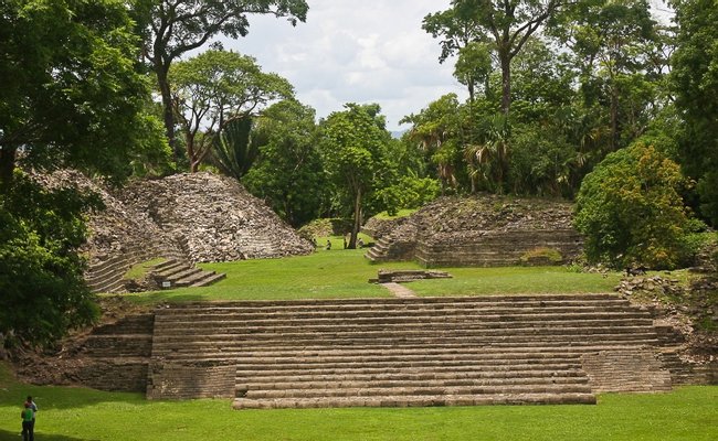 Ruinas Mayas de Lubaantun y la Cueva de Blue Creek Photo