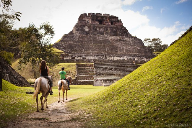 Tour a Caballo por el Corazón Maya Photo