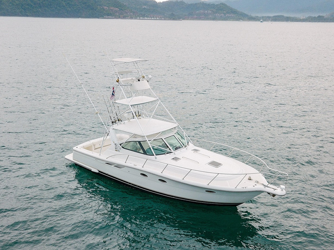 Papagayo Sportfishing Tour Fish Hooks Boat (40") - Half Day Photo