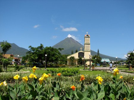 Arenal Volcano and La Fortuna Image