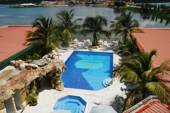 Hotel Peten Esplendido Photo