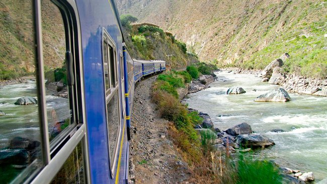 Tren Vistadome #304 - Aguas Calientes hacia Urubamba Photo