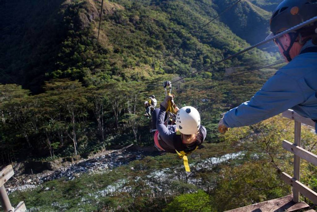 Zipline Cola de Mono and Hot Springs Santa Teresa Photo