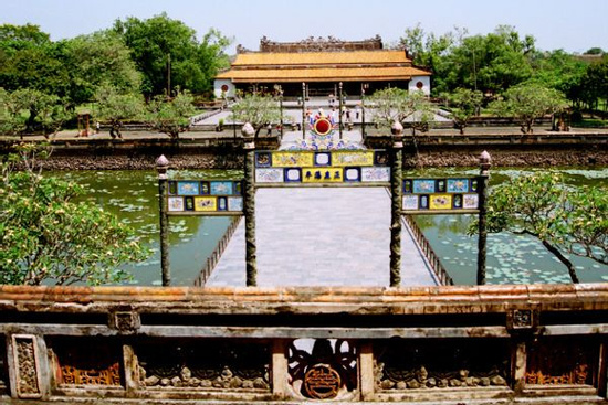 Hue Citadel & Royal Tombs Tour Photo